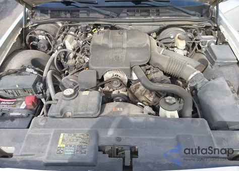 2004 Mercury Grand Marquis Gs z USA, uszkodzony, nr VIN 2MEFM74W44X683297